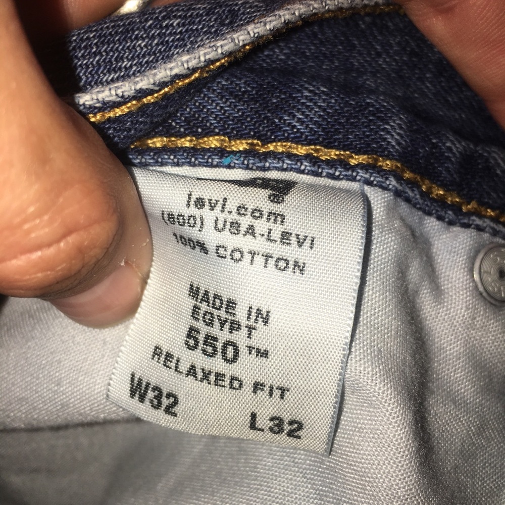 Levi cut off jean shorts - Picture 6 of 7